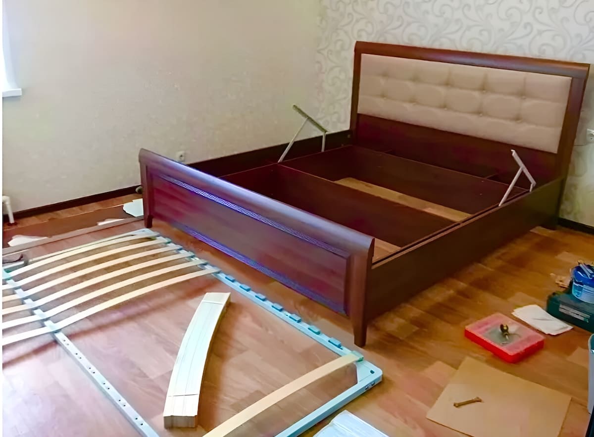 Сборка спальни